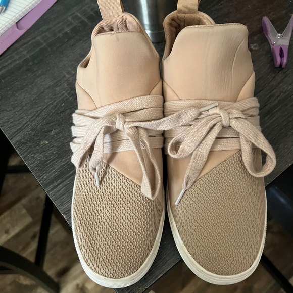 Steve Madden Lancer Street Style Sneakers - Picture 1 of 4